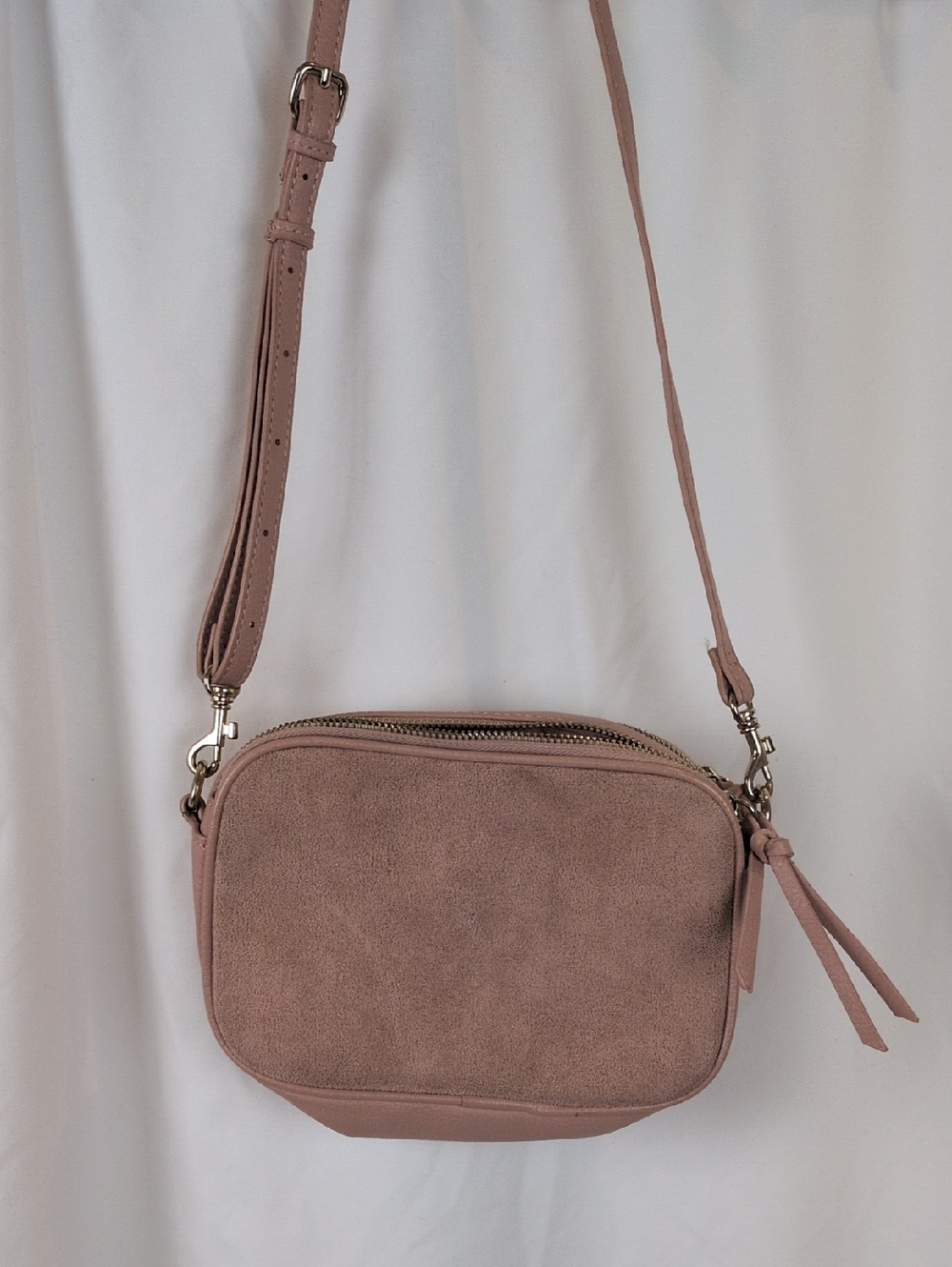 Women's Suede Crossbody Bag in Dusty Rose